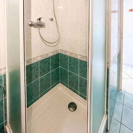 Barralis Hyper Center 2 Pers Ac Wifi *